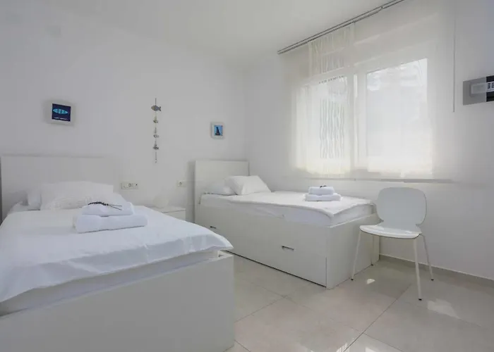 Apartment By The Sea Nska, Krk - 21692 Malinska